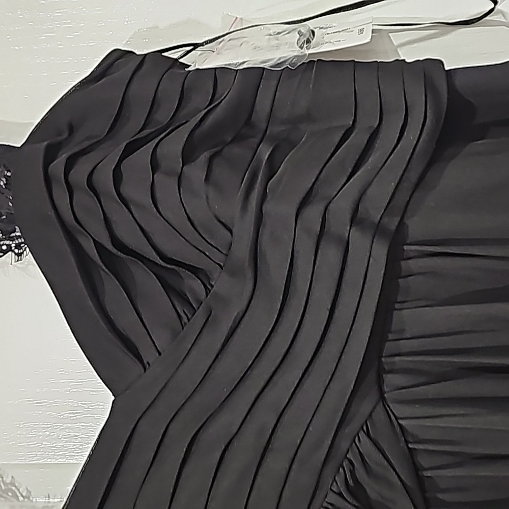 NWT Long black gown with lace top - Picture 5 of 11